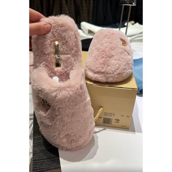Michael Kors Alexis Closed toe Sherpa Slides - Picture 1 of 6